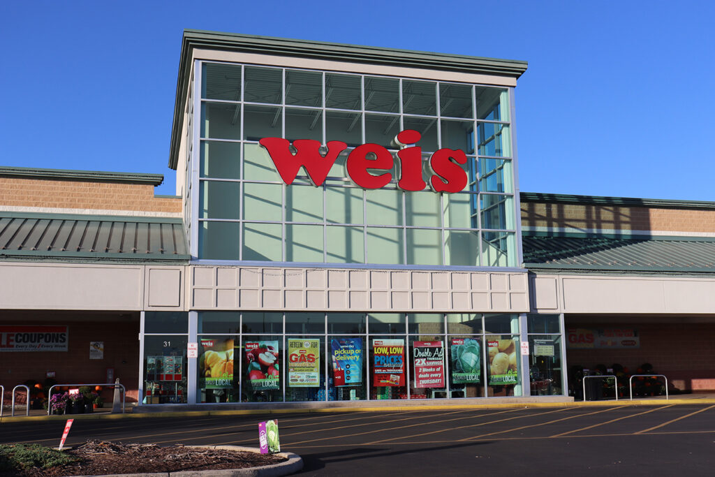 Hagerstown, Maryland / USA - October 9 2019: Weis supermarket.